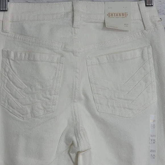 Shyanne Mid Rise Bootcut Jeans Women's 26 Off White Flare Western Cowgirl New - Picture 5 of 10